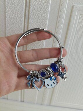 💫 Hello Kitty Silver & Blue Charm Pendant Tone Bangle Bracelet